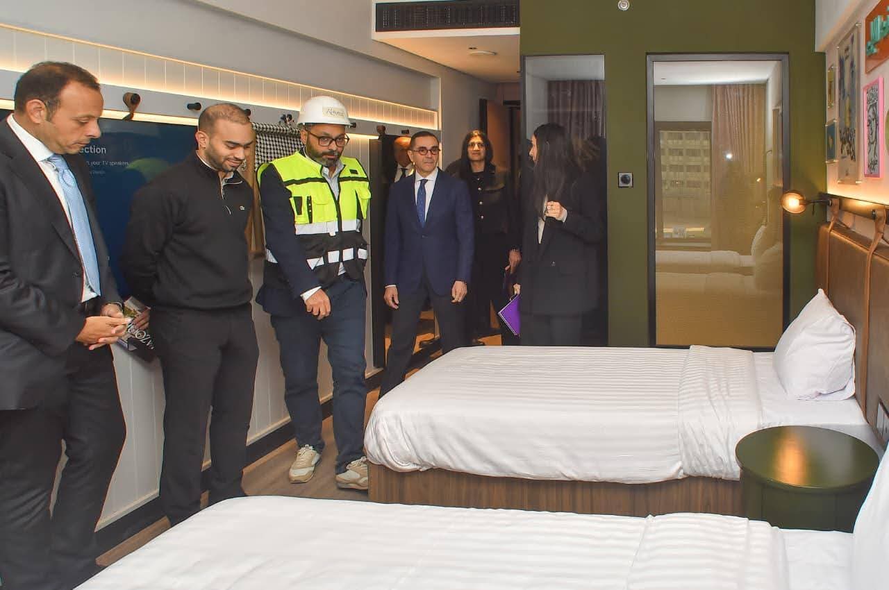 وزير الاستثمار يتفقد مشروع تطوير مبنى وزارة الداخلية في لاظوغلي